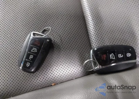 2018 Hyundai Santa Fe Sport 2.4L z USA, uszkodzony, nr VIN 5NMZUDLBXJH062393